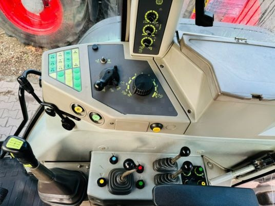 Fendt FAVORIT 818 - Traktor: das Bild 3 Fendt FAVORIT 818 - Traktor: das Bild 3