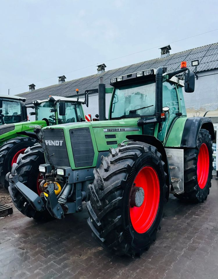 Fendt Favorit 818 - Traktor: das Bild 1 Fendt Favorit 818 - Traktor: das Bild 1