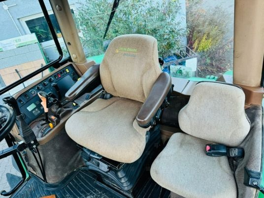 Traktor John Deere 7820: das Bild 12
