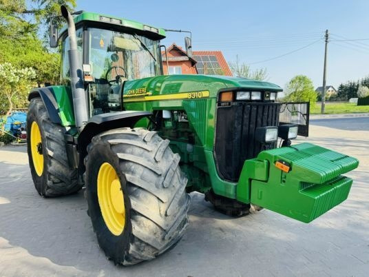 John Deere 8310 - Traktor: das Bild 1 John Deere 8310 - Traktor: das Bild 1