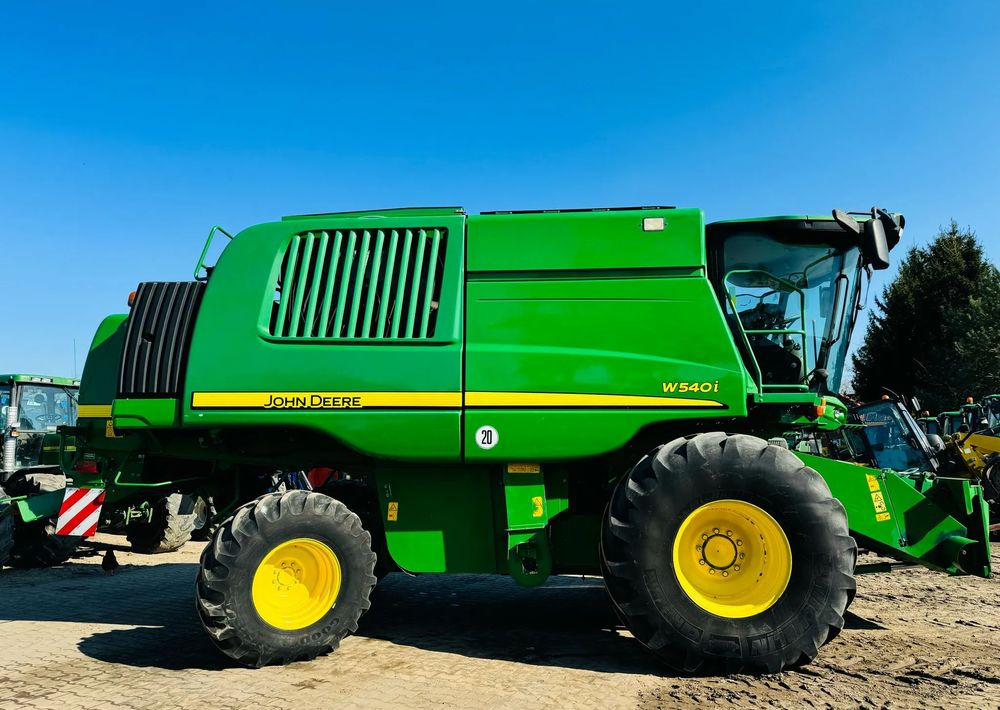John Deere W540i - Mähdrescher: das Bild 4 John Deere W540i - Mähdrescher: das Bild 4