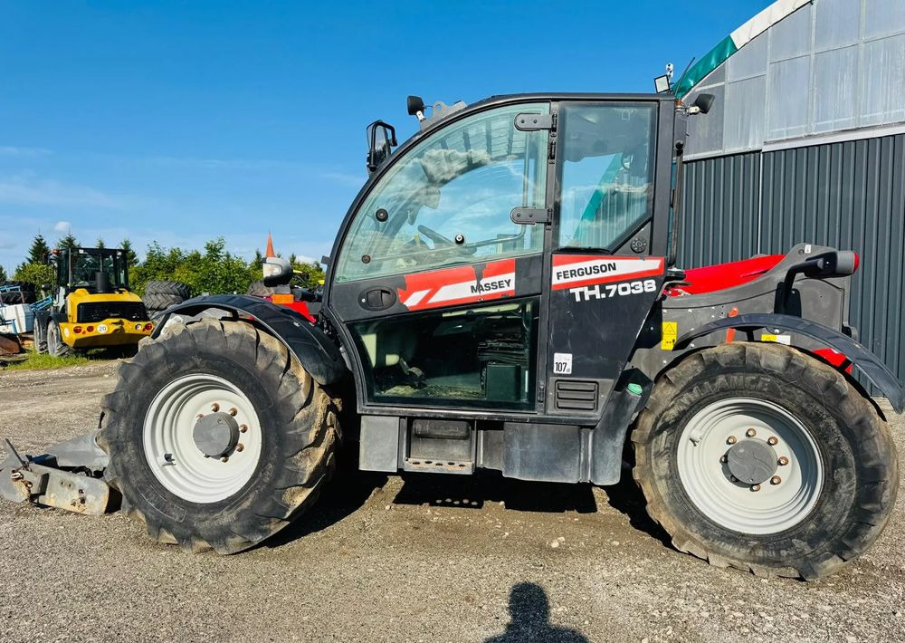Massey Ferguson TH 70.38 - Teleskoplader: das Bild 3 Massey Ferguson TH 70.38 - Teleskoplader: das Bild 3