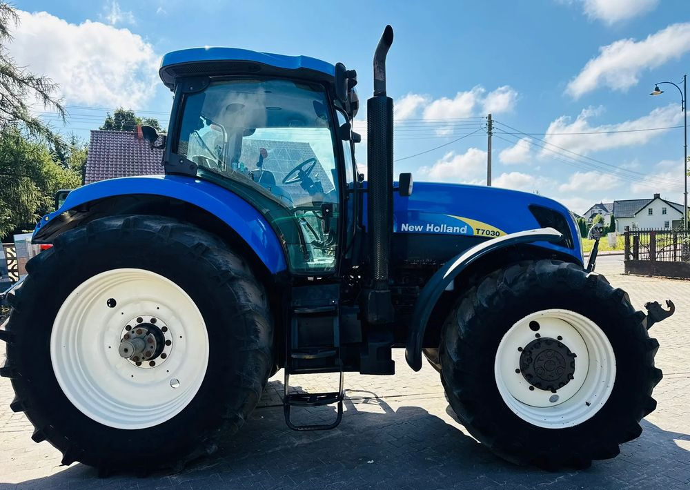 New Holland T7030 - Traktor: das Bild 2 New Holland T7030 - Traktor: das Bild 2