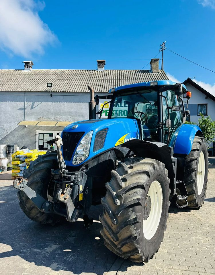 New Holland T7030 - Traktor: das Bild 5 New Holland T7030 - Traktor: das Bild 5