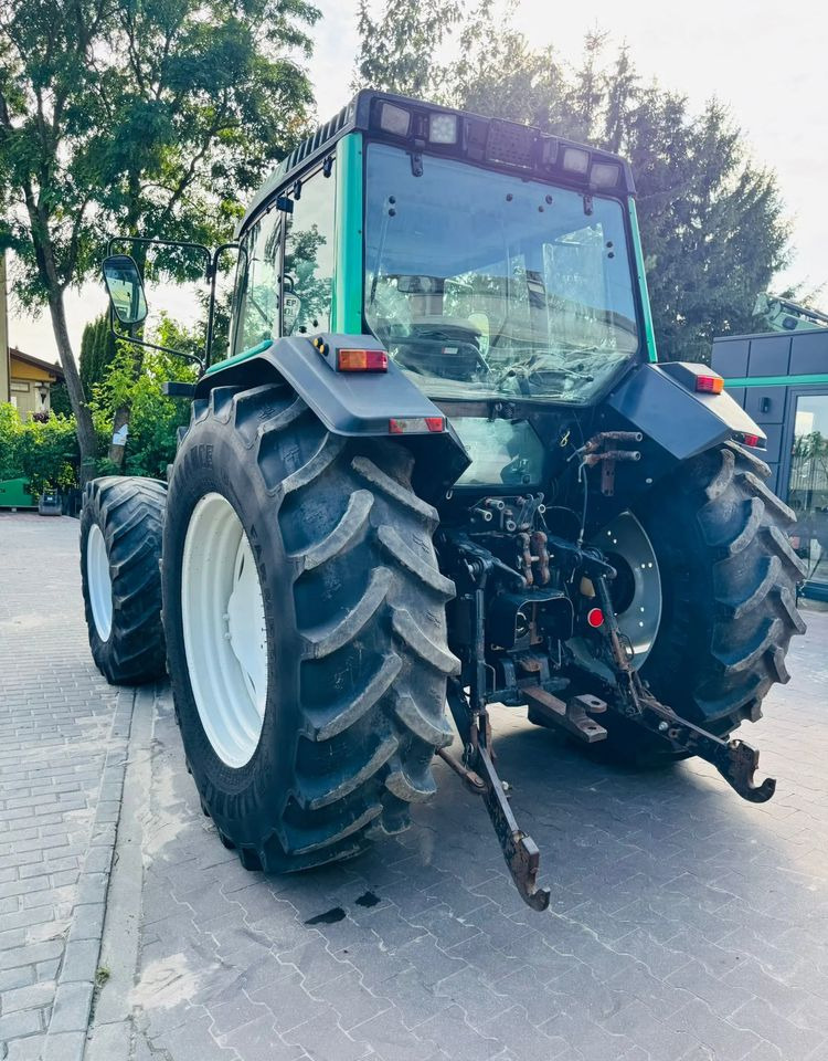 Valtra 8150 - Traktor: das Bild 4 Valtra 8150 - Traktor: das Bild 4