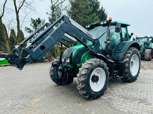 Valtra N101 - Traktor: das Bild 1 Valtra N101 - Traktor: das Bild 1