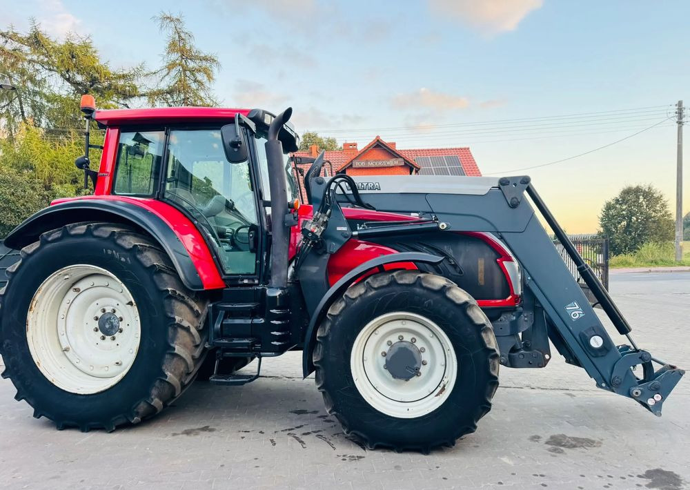Valtra T213 Versu - Traktor: das Bild 2 Valtra T213 Versu - Traktor: das Bild 2