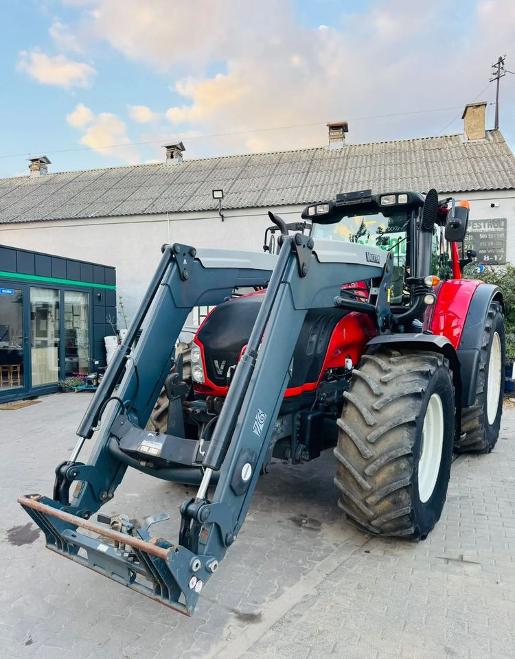 Valtra T213 Versu - Traktor: das Bild 3 Valtra T213 Versu - Traktor: das Bild 3