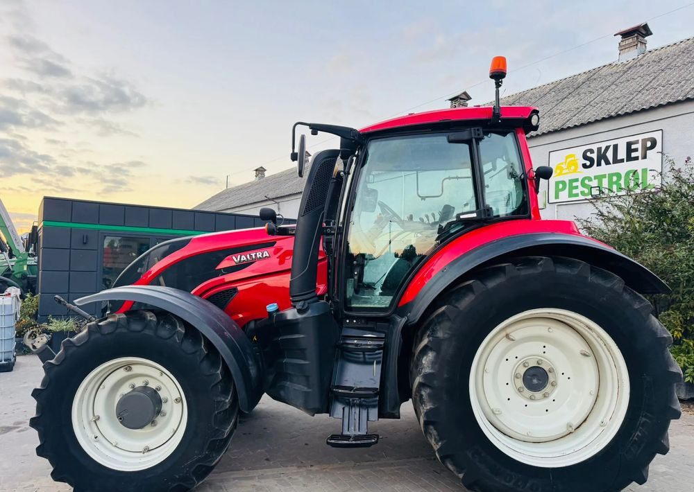 Valtra T214 ACTIVE - Traktor: das Bild 2 Valtra T214 ACTIVE - Traktor: das Bild 2