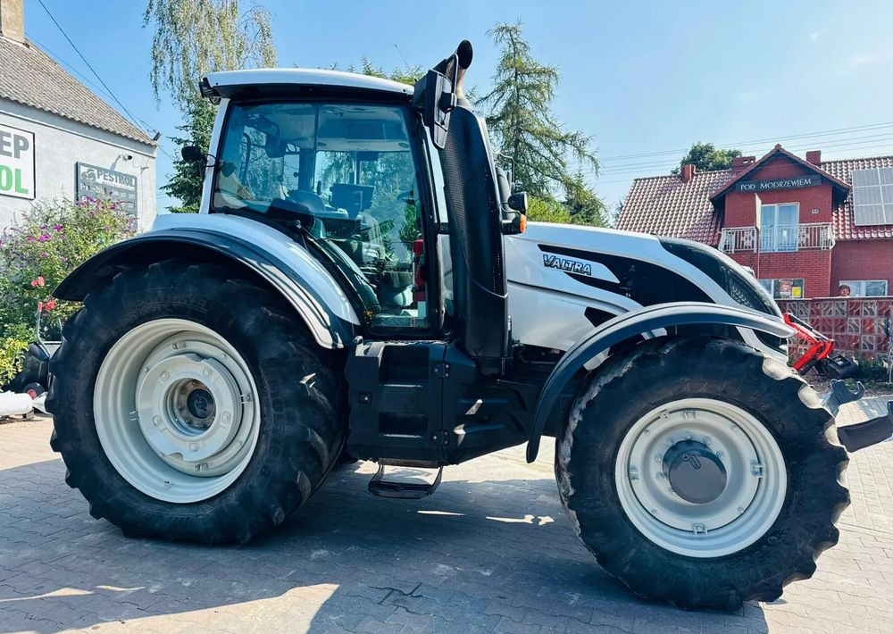 Valtra T254 Versu - Traktor: das Bild 5 Valtra T254 Versu - Traktor: das Bild 5