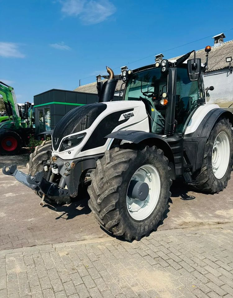 Valtra T254 Versu - Traktor: das Bild 1 Valtra T254 Versu - Traktor: das Bild 1