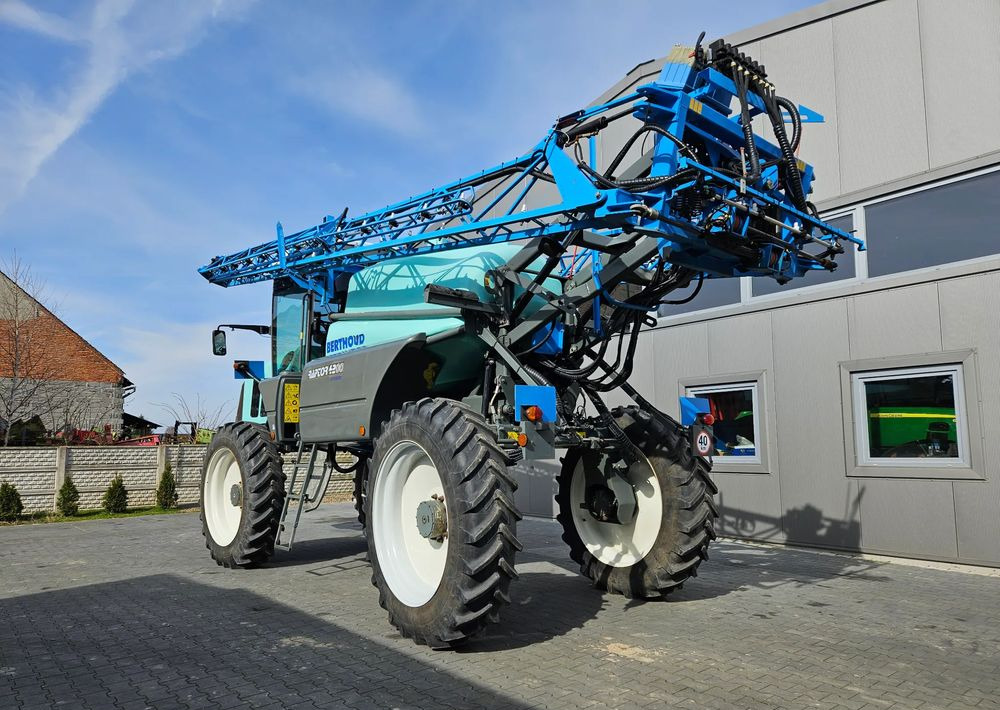 Berthoud Raptor 4200 D.P. TRONIC - Pflanzenschutzspritze: das Bild 5 Berthoud Raptor 4200 D.P. TRONIC - Pflanzenschutzspritze: das Bild 5