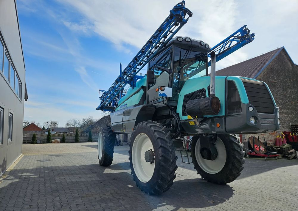 Berthoud Raptor 4200 D.P. TRONIC - Pflanzenschutzspritze: das Bild 2 Berthoud Raptor 4200 D.P. TRONIC - Pflanzenschutzspritze: das Bild 2