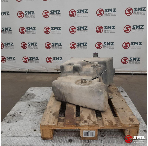 DAF Occ AdBluetank 100L DAF - Kraftstoffaufbereitung/ Kraftstoffförderung für LKW: das Bild 4 DAF Occ AdBluetank 100L DAF - Kraftstoffaufbereitung/ Kraftstoffförderung für LKW: das Bild 4