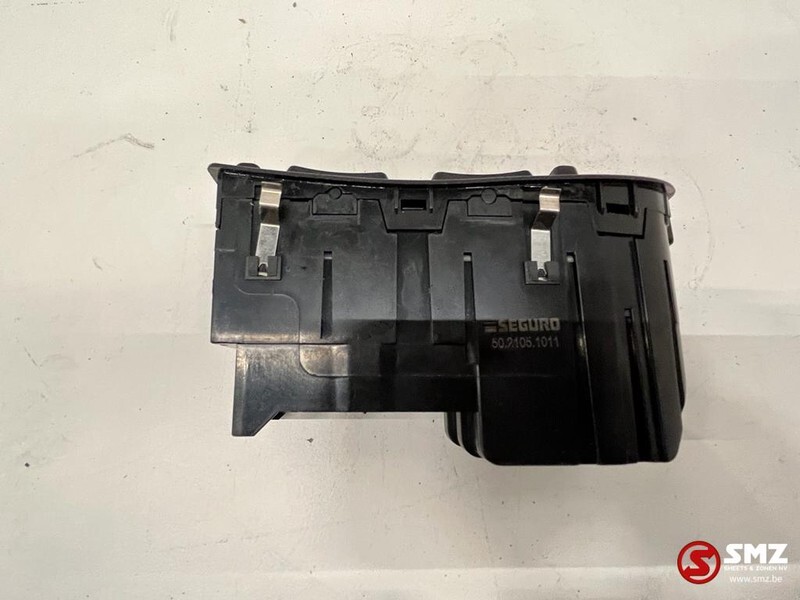 MAN Deurmodule links TGA - Fahrerhaus und Interieur für LKW: das Bild 2 MAN Deurmodule links TGA - Fahrerhaus und Interieur für LKW: das Bild 2