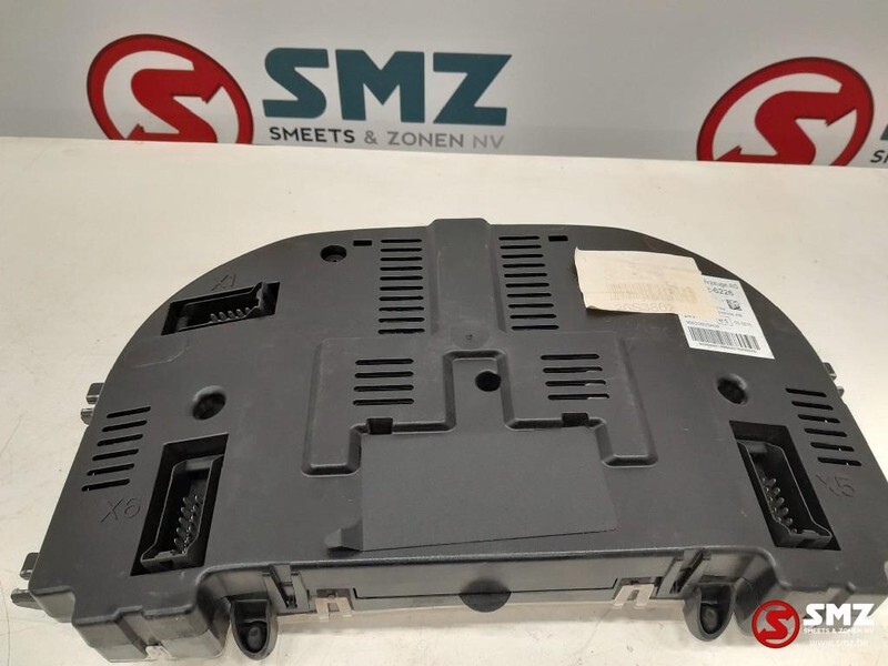MAN Occ instrumentenpaneel MAN TGS 81258077111 - Fahrerhaus und Interieur für LKW: das Bild 3 MAN Occ instrumentenpaneel MAN TGS 81258077111 - Fahrerhaus und Interieur für LKW: das Bild 3