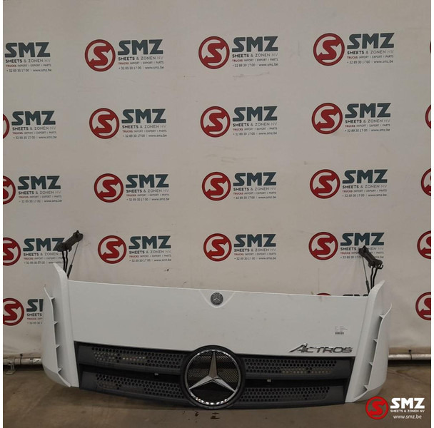 Mercedes-Benz Occ motorkap Mercedes - Motorhaube für LKW: das Bild 1 Mercedes-Benz Occ motorkap Mercedes - Motorhaube für LKW: das Bild 1