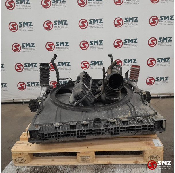 Mercedes-Benz Occ radiator + intercooler + expansievat Mercedes - Kühler für LKW: das Bild 2 Mercedes-Benz Occ radiator + intercooler + expansievat Mercedes - Kühler für LKW: das Bild 2