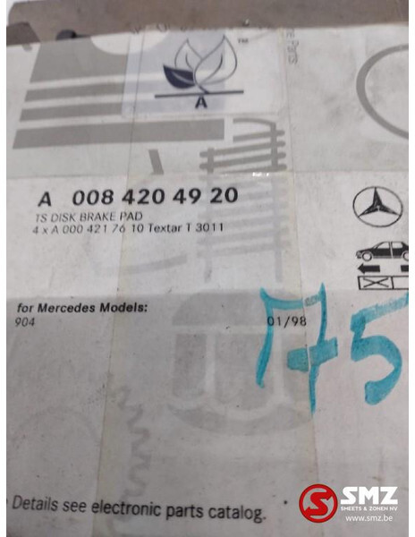 Mercedes-Benz Set remblokken mercedes sprinter w901-w905 a008420 - Bremsklötze für LKW: das Bild 2 Mercedes-Benz Set remblokken mercedes sprinter w901-w905 a008420 - Bremsklötze für LKW: das Bild 2