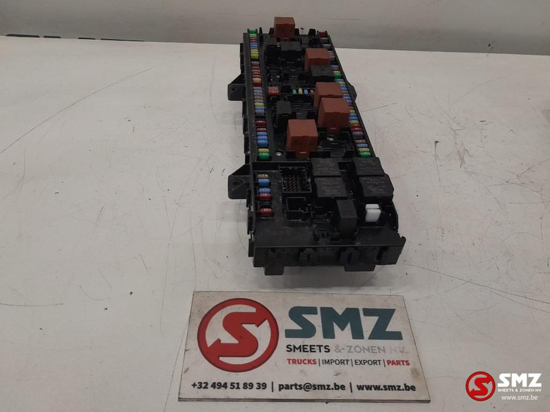 Renault Occ ECU VMCU2 regeleenheid Renault - Steuergerät für LKW: das Bild 4 Renault Occ ECU VMCU2 regeleenheid Renault - Steuergerät für LKW: das Bild 4