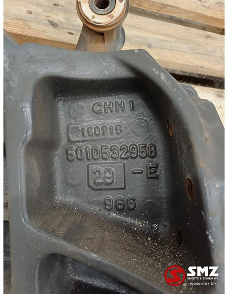 Renault Occ torsiestangmontagebeugel links Renault - Rahmen/ Chassis für LKW: das Bild 4 Renault Occ torsiestangmontagebeugel links Renault - Rahmen/ Chassis für LKW: das Bild 4