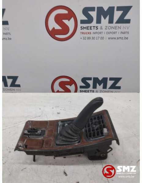 Scania Occ schakelpaneel met retarder Scania - Armaturenbrett für LKW: das Bild 2 Scania Occ schakelpaneel met retarder Scania - Armaturenbrett für LKW: das Bild 2