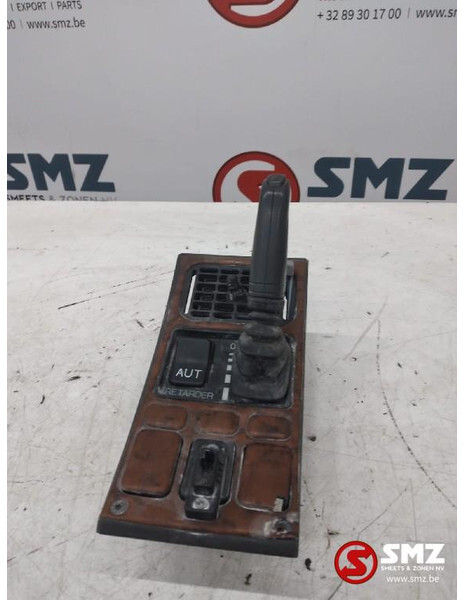 Scania Occ schakelpaneel met retarder Scania - Armaturenbrett für LKW: das Bild 1 Scania Occ schakelpaneel met retarder Scania - Armaturenbrett für LKW: das Bild 1