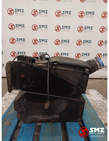 Volvo Occ AdBluetank + AdBlueniveausensor Volvo - Kraftstoffaufbereitung/ Kraftstoffförderung für LKW: das Bild 2 Volvo Occ AdBluetank + AdBlueniveausensor Volvo - Kraftstoffaufbereitung/ Kraftstoffförderung für LKW: das Bild 2