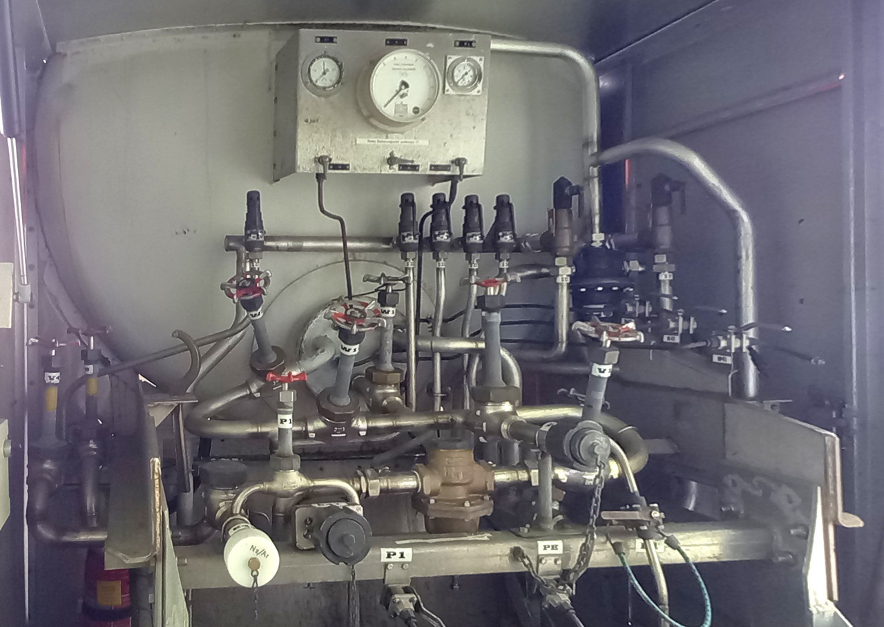 Cryolor Gas tank semi-trailer cryogenic used for oxygen, nitrogen, argon, CO2, carbon dioxide, LIN, LOX, LAR - Tankauflieger: das Bild 5 Cryolor Gas tank semi-trailer cryogenic used for oxygen, nitrogen, argon, CO2, carbon dioxide, LIN, LOX, LAR - Tankauflieger: das Bild 5