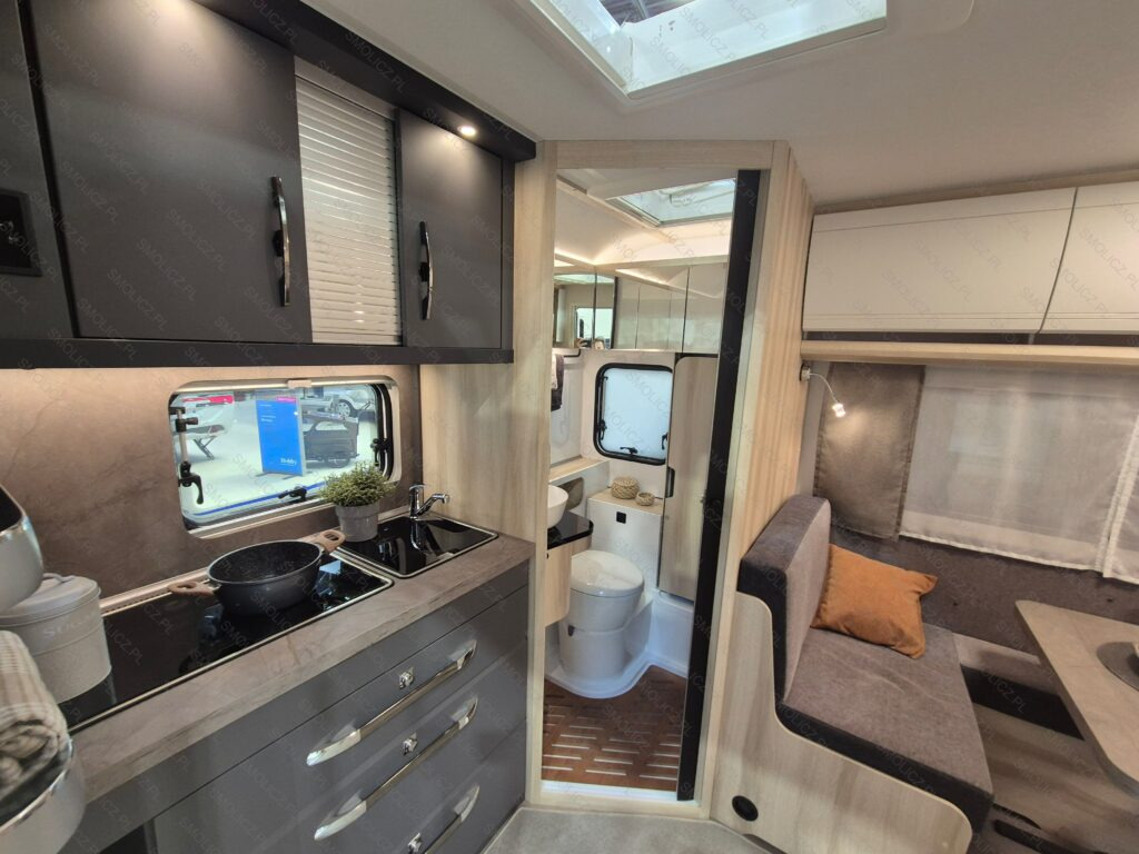 DE LUXE 460 SL - Wohnwagen: das Bild 3 DE LUXE 460 SL - Wohnwagen: das Bild 3