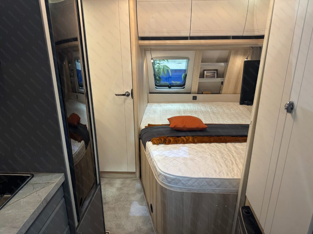 DE LUXE 460 UFe - Wohnwagen: das Bild 3 DE LUXE 460 UFe - Wohnwagen: das Bild 3