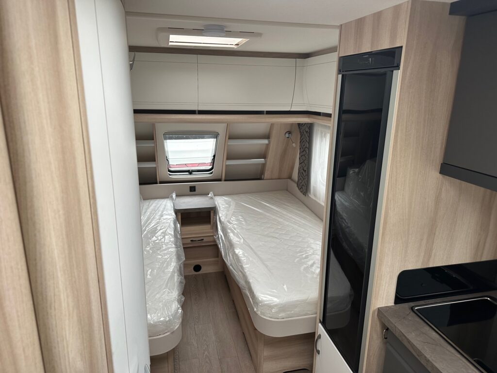 Wohnwagen DE LUXE 495 UL 2024: das Bild 7 Wohnwagen DE LUXE 495 UL 2024: das Bild 7