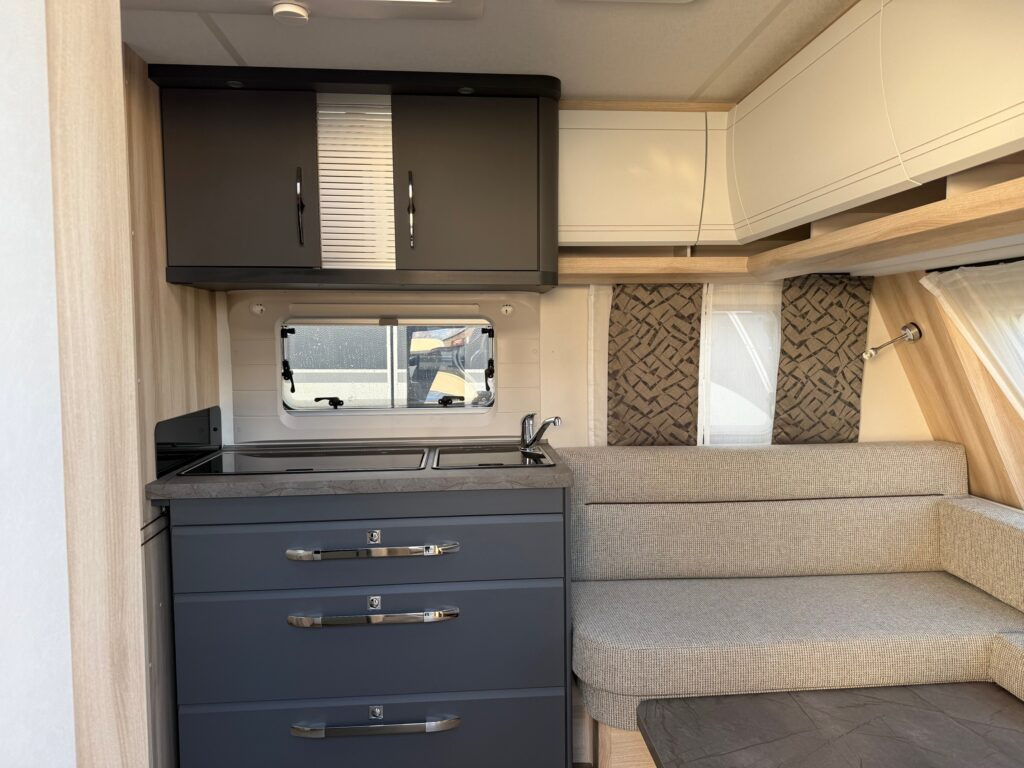 HOBBY DE LUXE 495 WFB 2025 - Wohnwagen: das Bild 5 HOBBY DE LUXE 495 WFB 2025 - Wohnwagen: das Bild 5