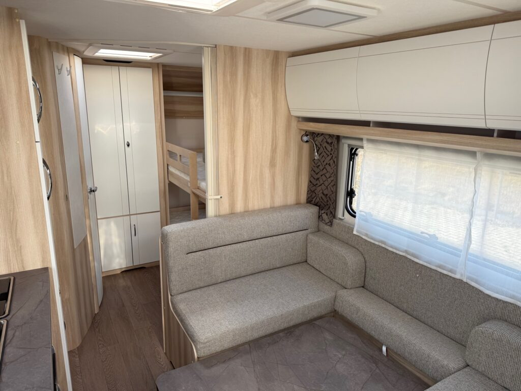 Wohnwagen Hobby DE LUXE 545 KMF 2025: das Bild 6