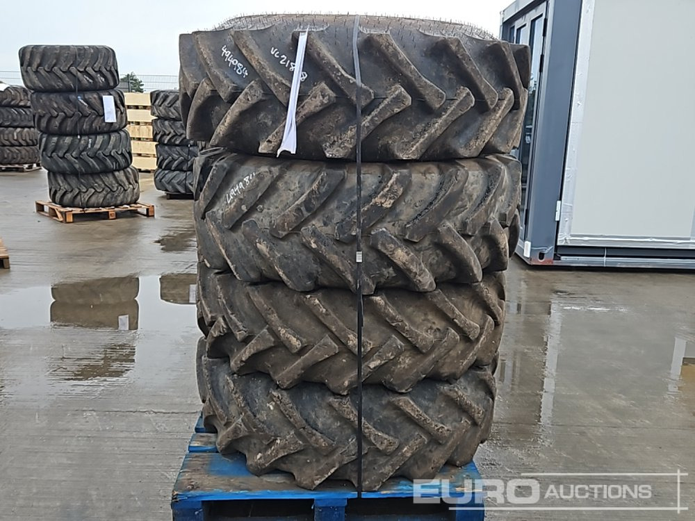 15.5/80-24 Tyre (4 of) - Reifen: das Bild 1 15.5/80-24 Tyre (4 of) - Reifen: das Bild 1