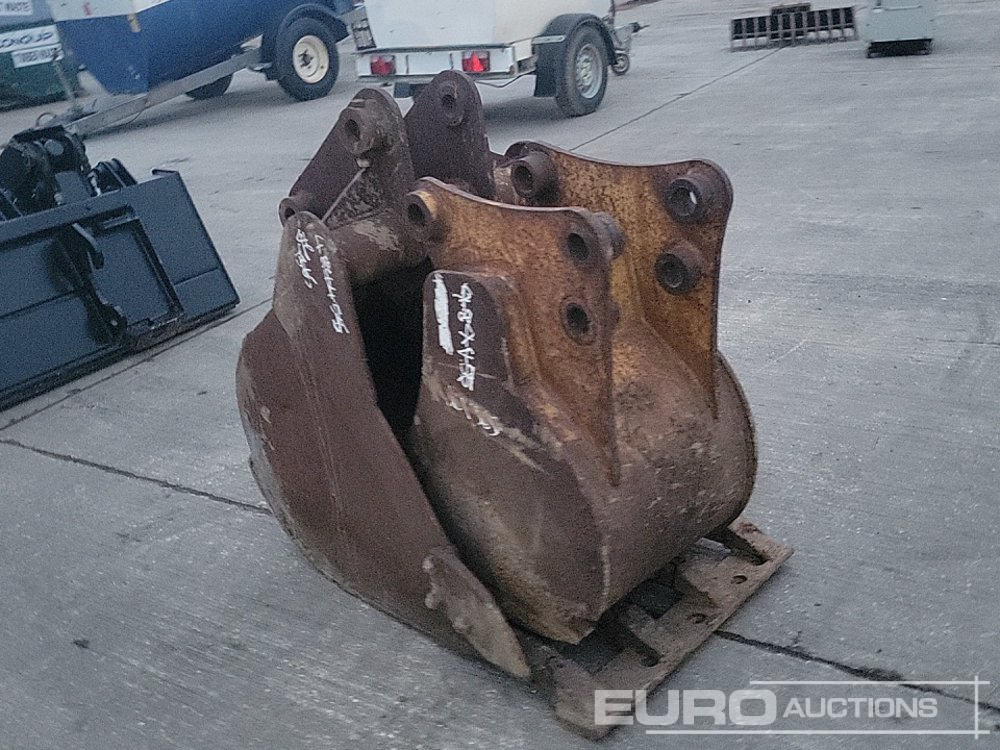 18", 24" Digging Bucket to suit Backhoe Loader - Schaufel: das Bild 3 18", 24" Digging Bucket to suit Backhoe Loader - Schaufel: das Bild 3