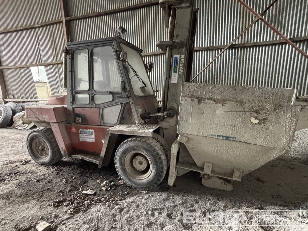 2003 Nissan 7t Diesel forklift, C/w Concrete Bin - Gabelstapler: das Bild 1 2003 Nissan 7t Diesel forklift, C/w Concrete Bin - Gabelstapler: das Bild 1