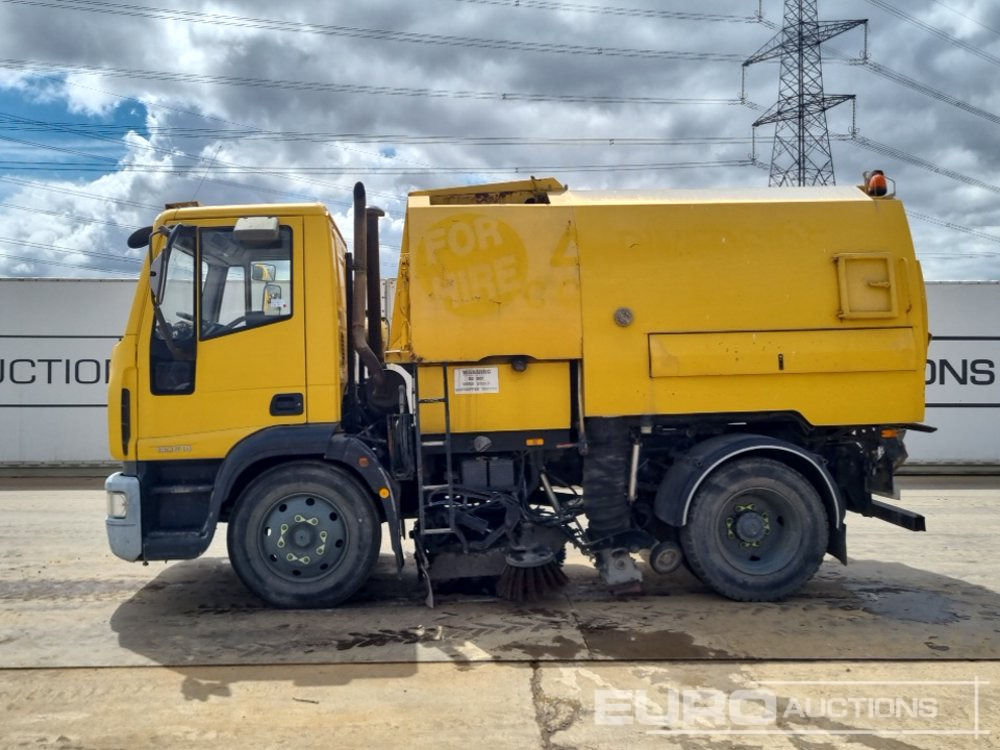2004 Iveco ML130E18K - Kehrmaschine: das Bild 2 2004 Iveco ML130E18K - Kehrmaschine: das Bild 2
