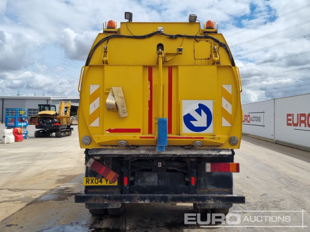 2004 Iveco ML130E18K - Kehrmaschine: das Bild 4 2004 Iveco ML130E18K - Kehrmaschine: das Bild 4