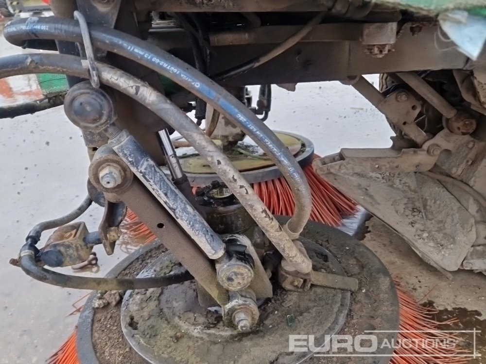 Kehrmaschine 2005 Mathieu Yno Azura2: das Bild 15 Kehrmaschine 2005 Mathieu Yno Azura2: das Bild 15