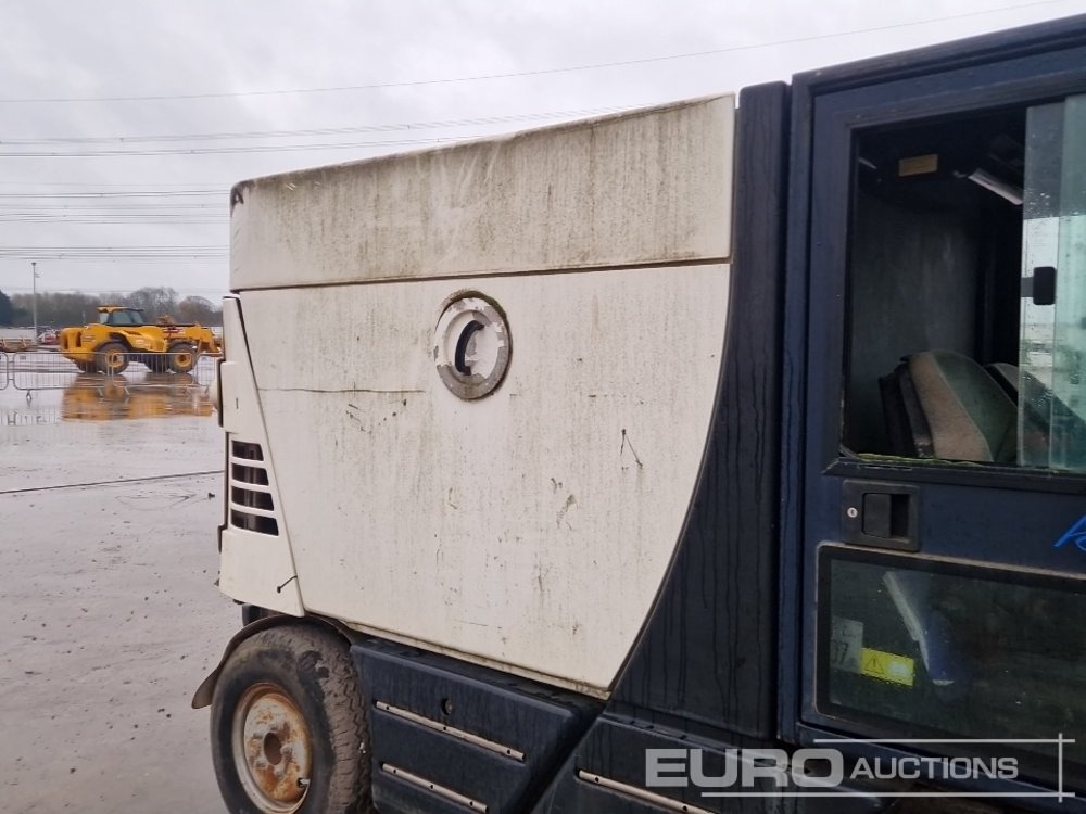 Kehrmaschine 2005 Mathieu Yno Azura2: das Bild 22 Kehrmaschine 2005 Mathieu Yno Azura2: das Bild 22