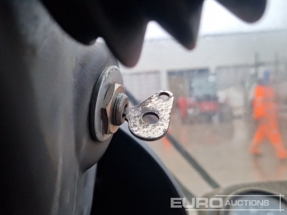 Kehrmaschine 2005 Mathieu Yno Azura2: das Bild 34 Kehrmaschine 2005 Mathieu Yno Azura2: das Bild 34