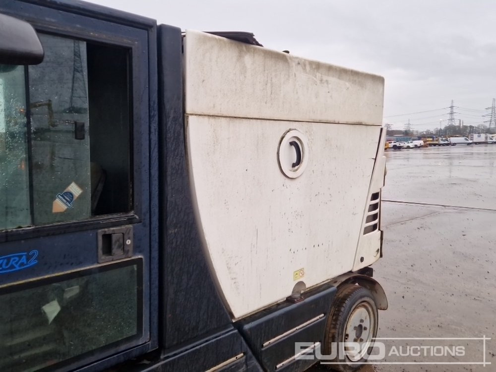 Kehrmaschine 2005 Mathieu Yno Azura2: das Bild 19 Kehrmaschine 2005 Mathieu Yno Azura2: das Bild 19