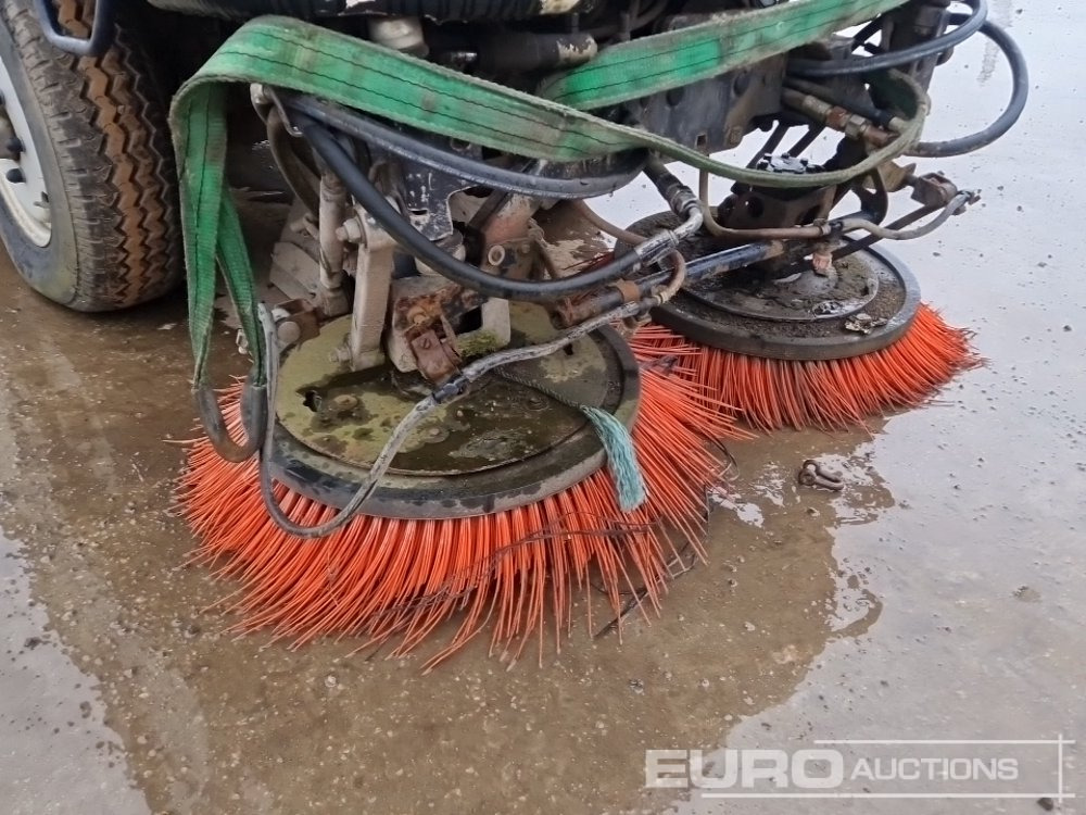 Kehrmaschine 2005 Mathieu Yno Azura2: das Bild 14 Kehrmaschine 2005 Mathieu Yno Azura2: das Bild 14