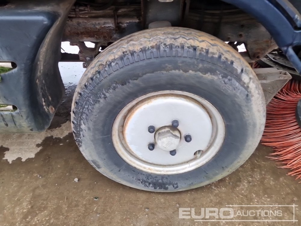 Kehrmaschine 2005 Mathieu Yno Azura2: das Bild 12 Kehrmaschine 2005 Mathieu Yno Azura2: das Bild 12