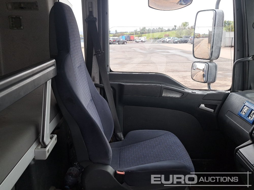 Pritsche LKW Für die Beförderung von schwere Technik 2006 MAN TGA26-390: das Bild 26