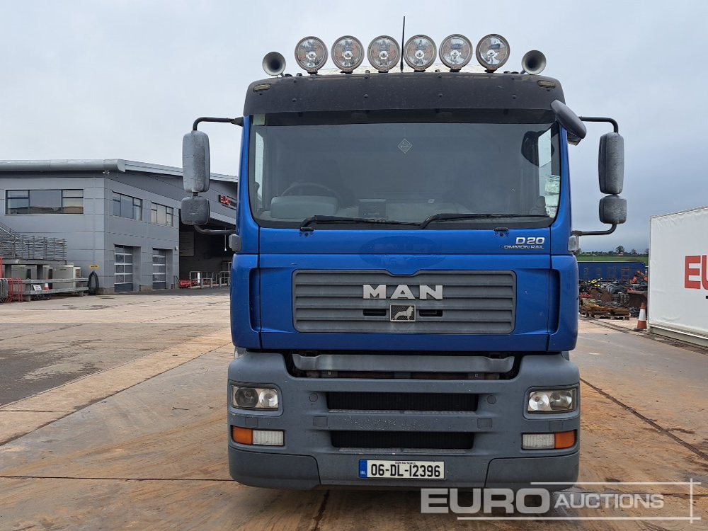 Pritsche LKW Für die Beförderung von schwere Technik 2006 MAN TGA26-390: das Bild 8