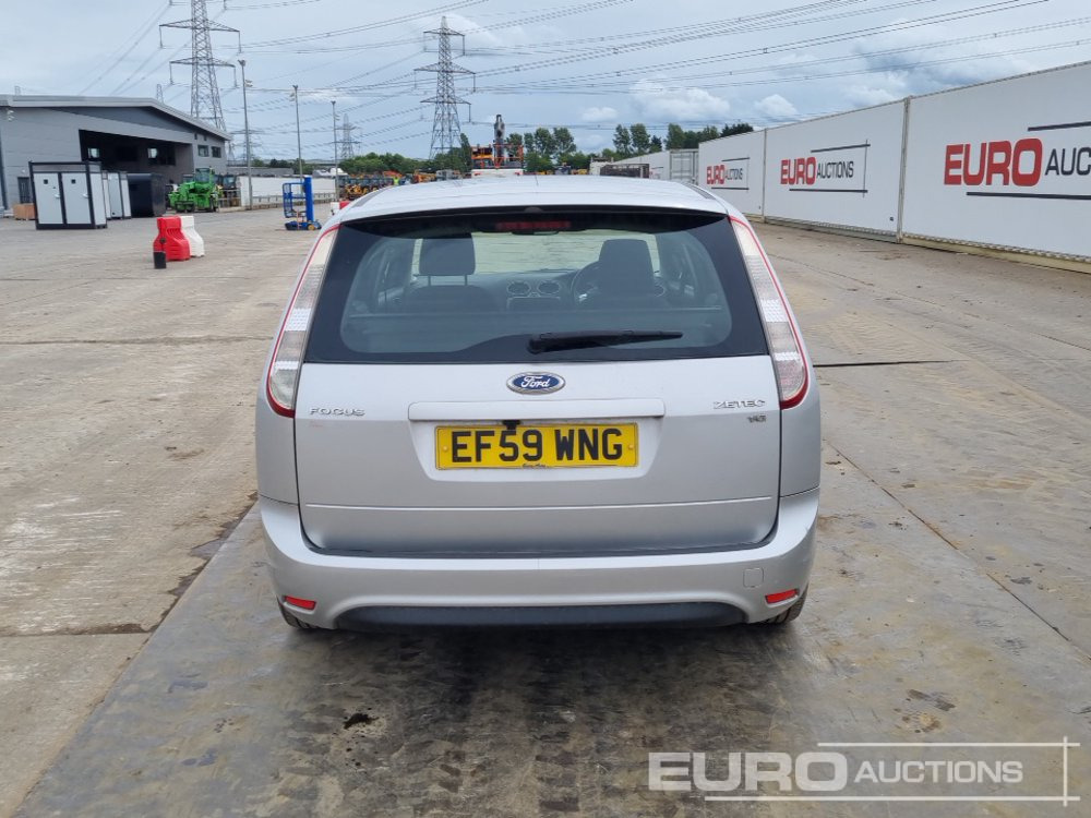 2010 Ford Focus Zetec - PKW: das Bild 4 2010 Ford Focus Zetec - PKW: das Bild 4