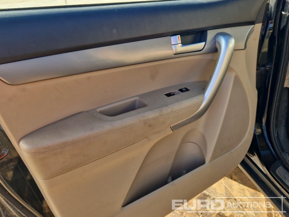 SUV/ Geländewagen 2011 Kia Sorento: das Bild 9