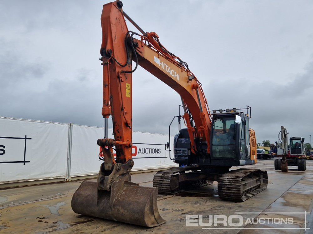 2013 Hitachi ZX225USLC-5B - Kettenbagger: das Bild 1 2013 Hitachi ZX225USLC-5B - Kettenbagger: das Bild 1